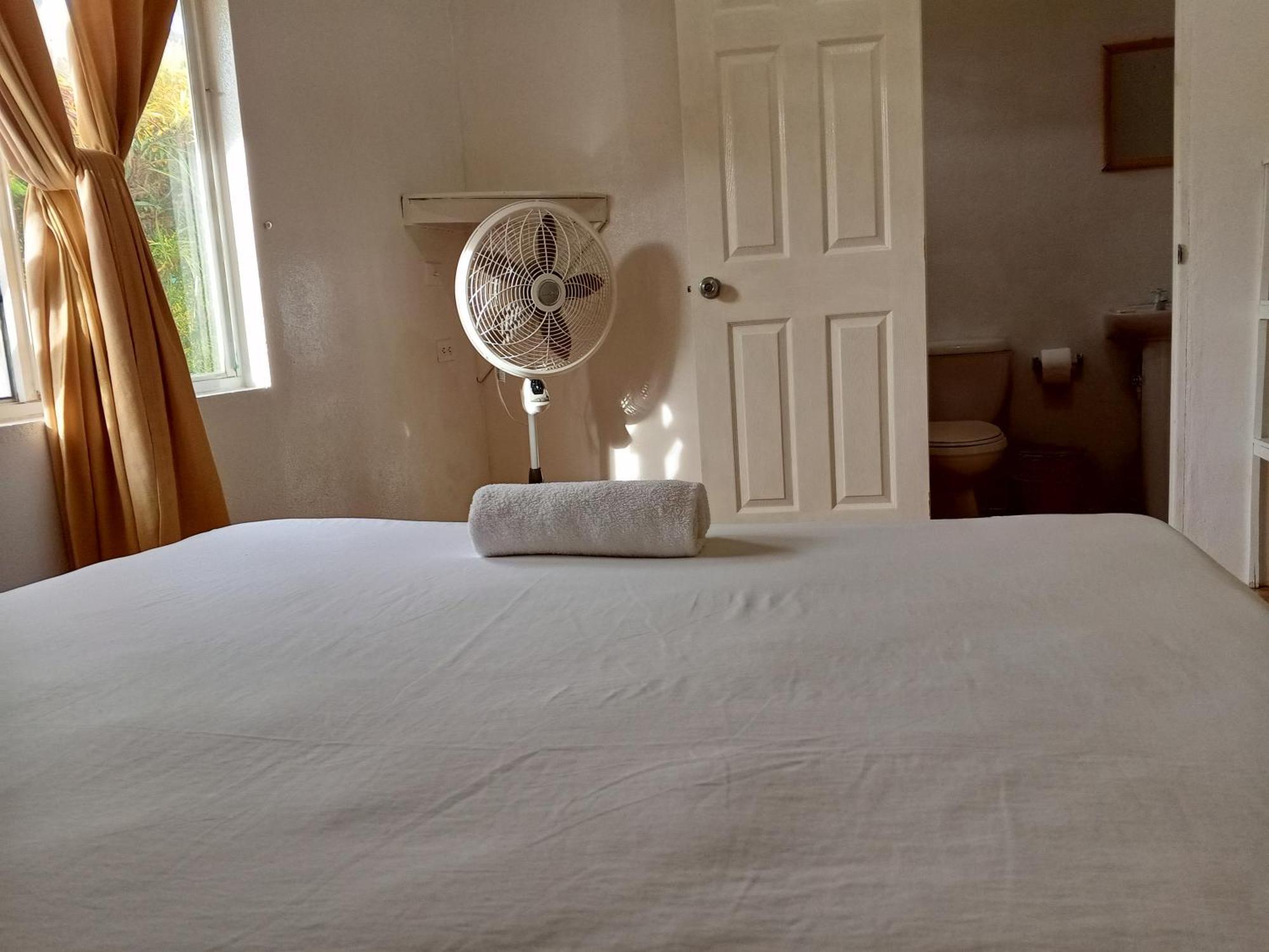 Christina'S Guest House Official ลิตเติลคอร์นไอส์แลนด์ ภายนอก รูปภาพ