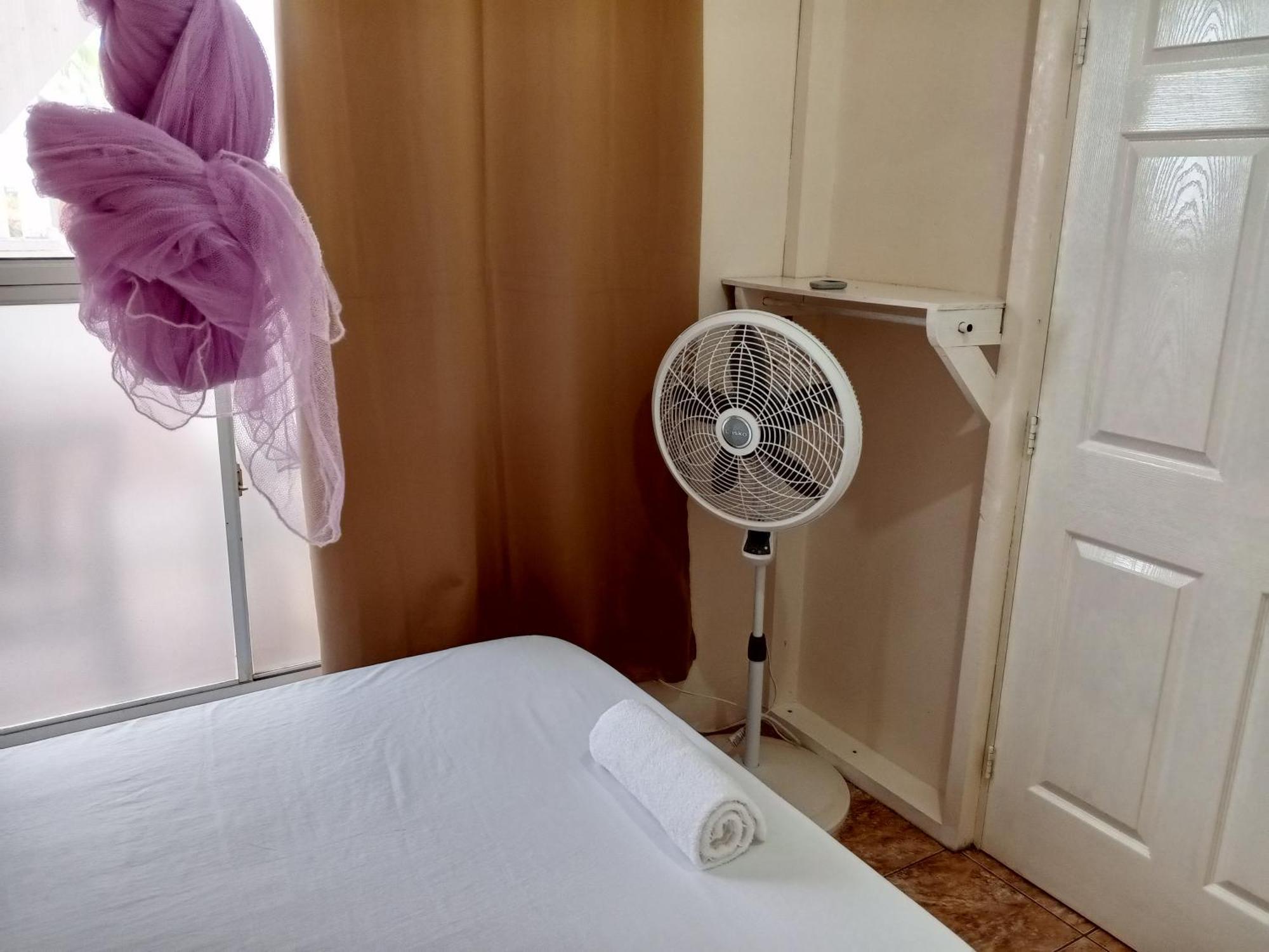 Christina'S Guest House Official ลิตเติลคอร์นไอส์แลนด์ ภายนอก รูปภาพ