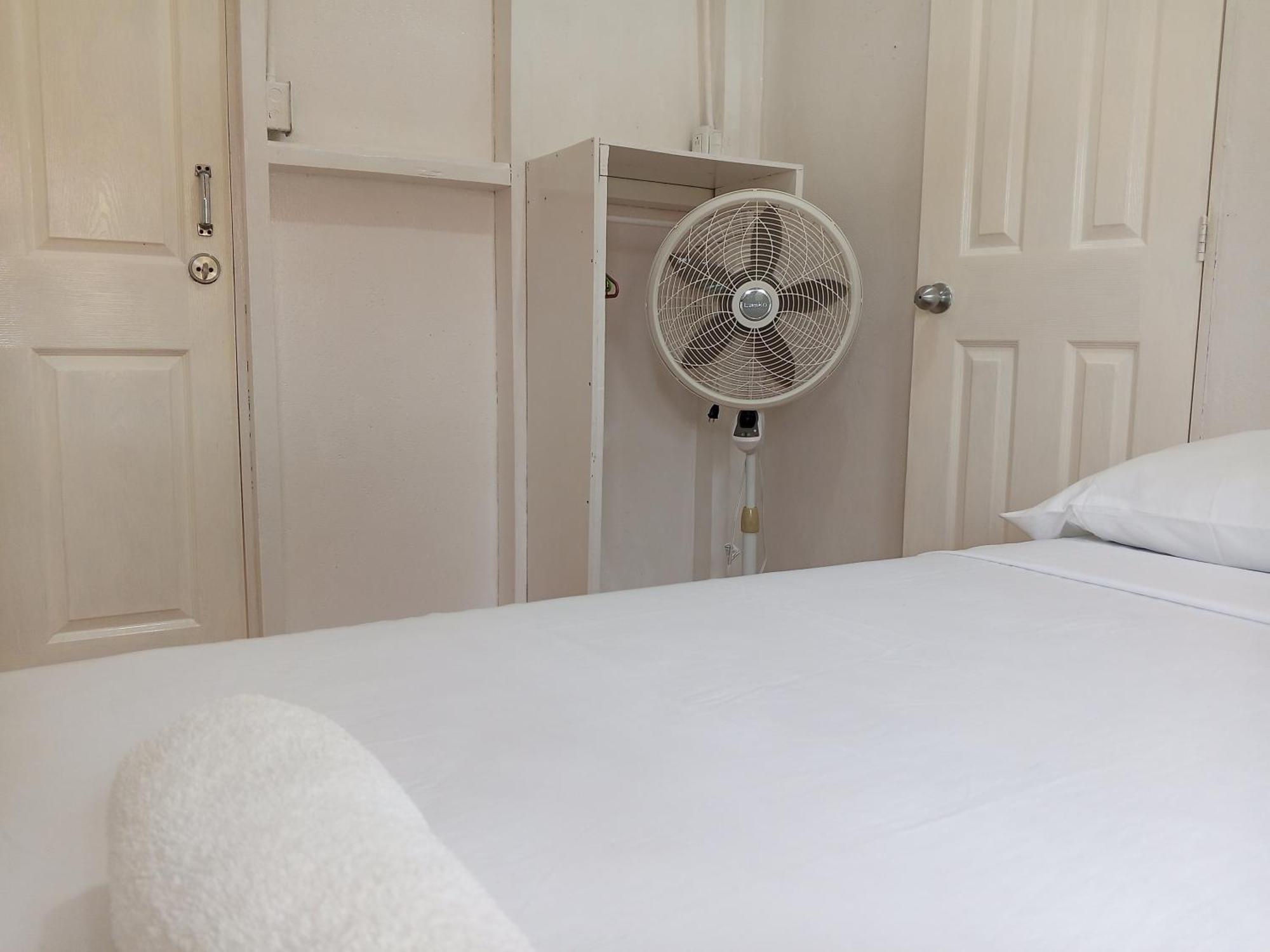 Christina'S Guest House Official ลิตเติลคอร์นไอส์แลนด์ ภายนอก รูปภาพ