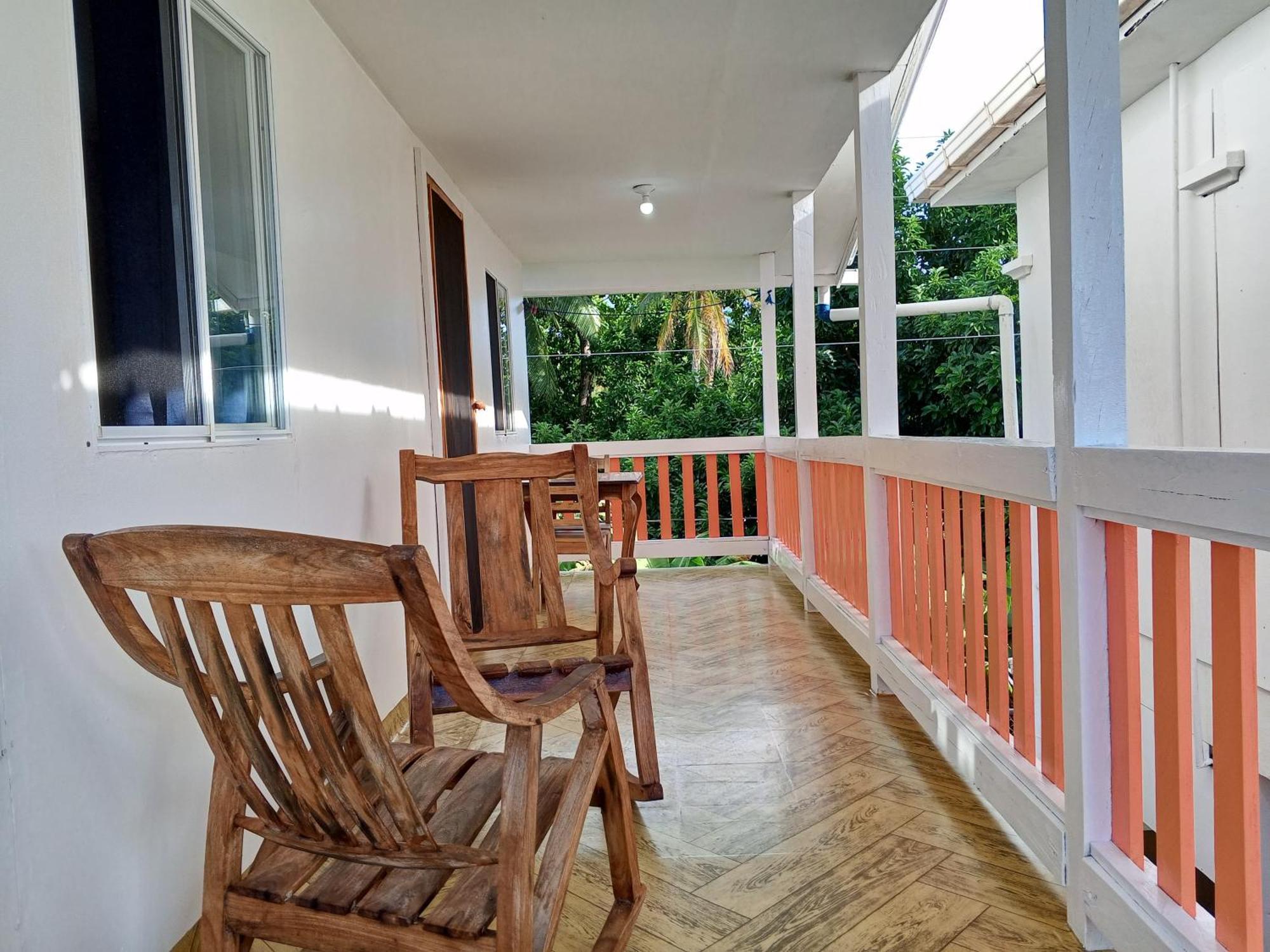 Christina'S Guest House Official ลิตเติลคอร์นไอส์แลนด์ ภายนอก รูปภาพ