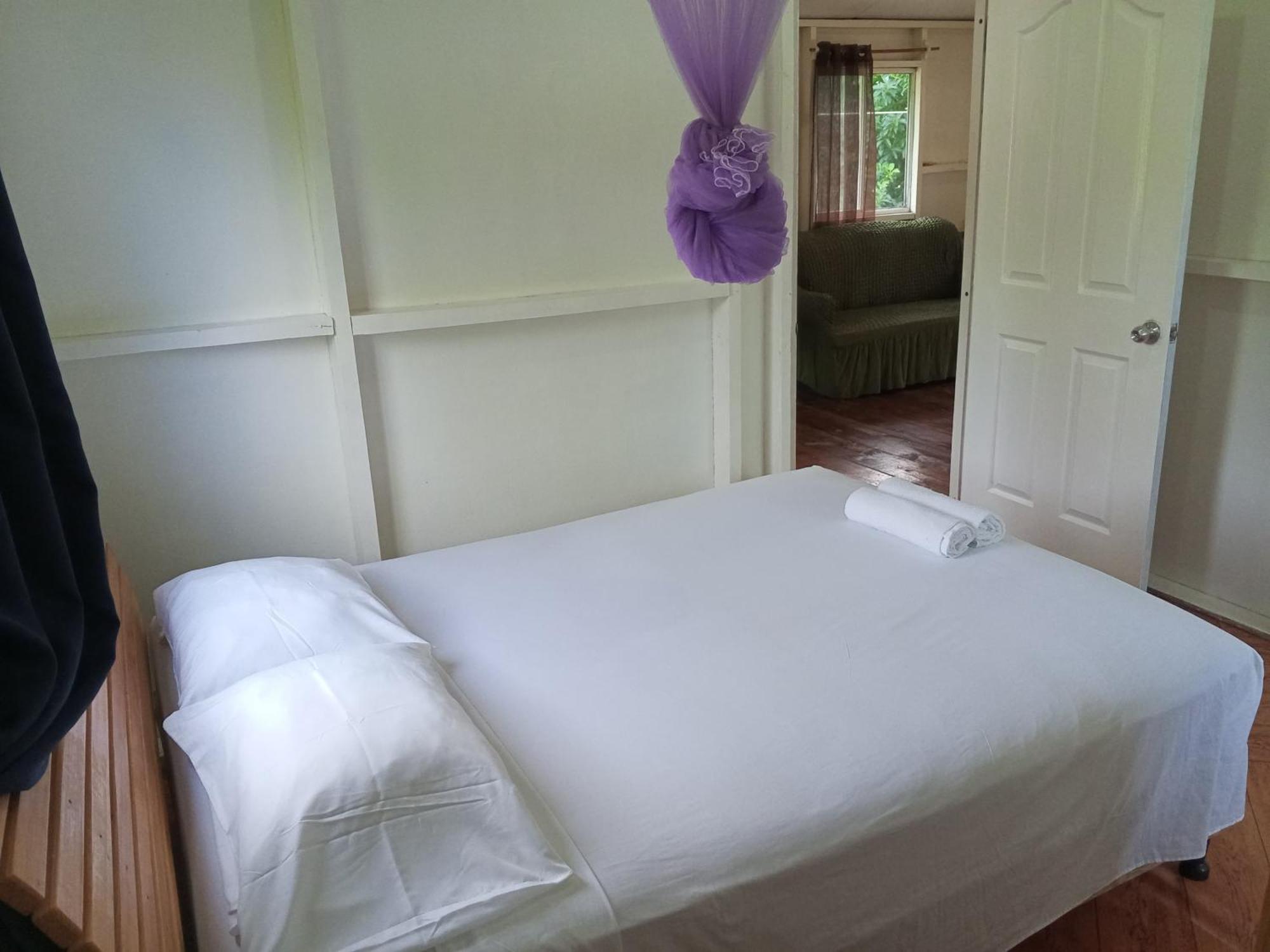 Christina'S Guest House Official ลิตเติลคอร์นไอส์แลนด์ ภายนอก รูปภาพ