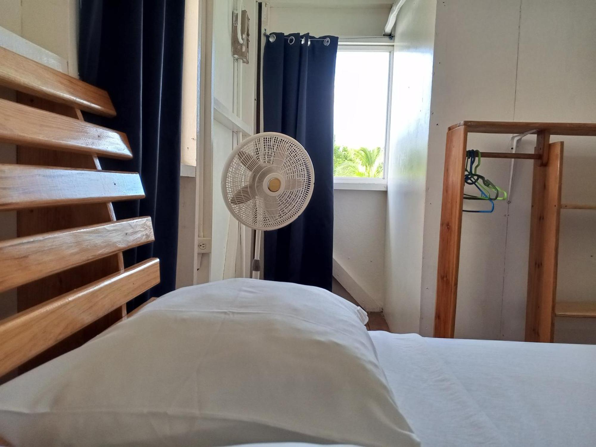 Christina'S Guest House Official ลิตเติลคอร์นไอส์แลนด์ ภายนอก รูปภาพ
